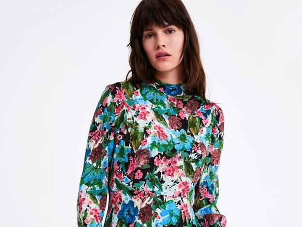 Estampado floral y espalda al aire: este vestido de Zara es todo lo que querrás esta primavera