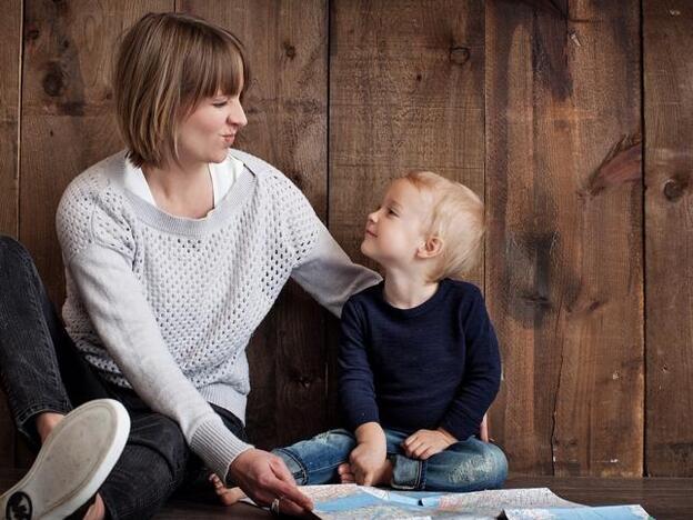 Seis de cada diez madres reciben críticas en su manera de criar a sus hijos