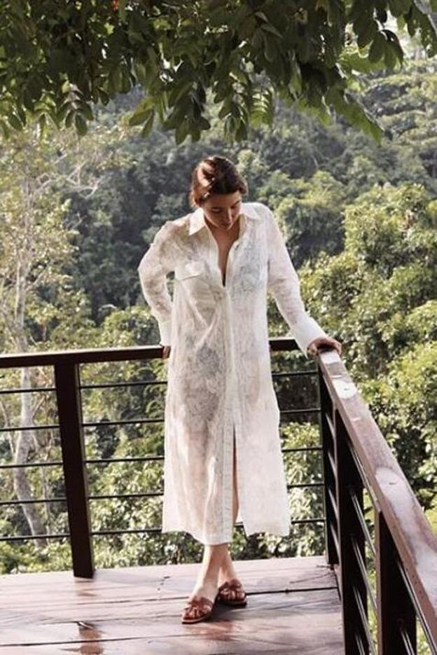 Alba Díaz lleva uno de los vestidos que más nos gustan de Zara para este verano