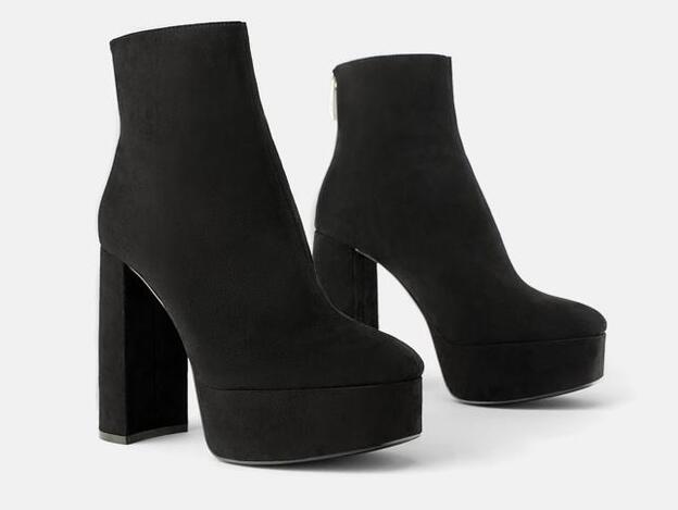 Botines negros con plataforma de Zara. (35,95 euros).