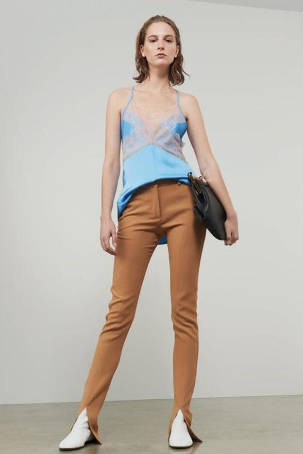 Este genial mix de colores de Victoria Beckham está en Zara y H&M