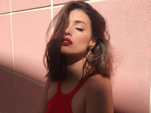 Dulceida se atreve con el rosa chicle ( y tú también deberías)