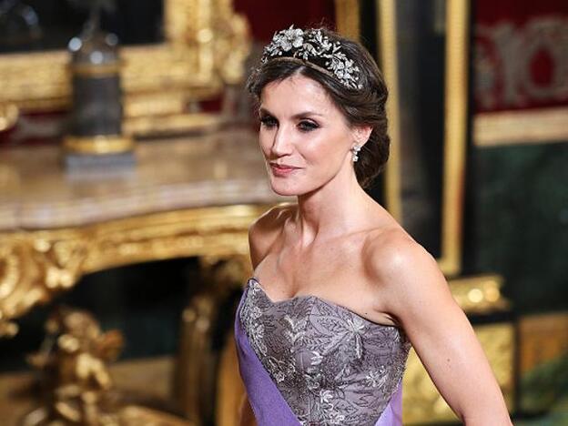 Ejercicios fáciles para conseguir unos brazos como los de la reina Letizia