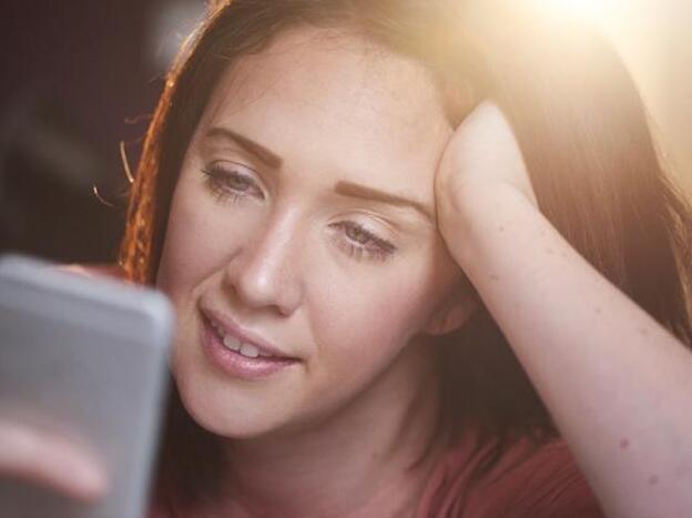 ¡Cuidado! Tinder podría afectar tu autoestima más de lo que crees