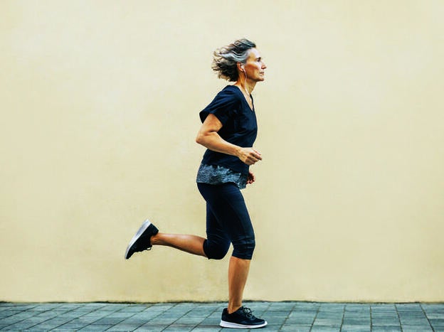 Cómo entrenar después de los 65 y otras formas de curarte en salud
