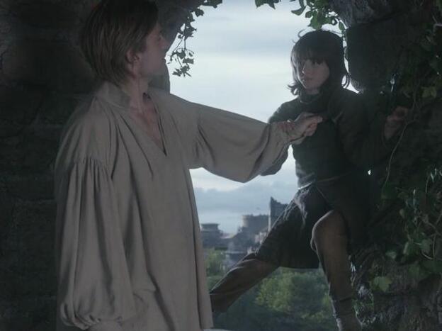 Jaime Lannister (Nikolaj Coster-Waldau), a punto de desencadenar el efecto mariposa en Bran Stark (Isaac Hempstead-Wright)