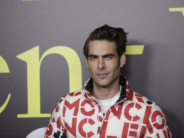 Jon Kortajarena se quita los pantalones en la cocina y enseña el trasero en Instagram