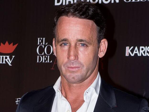 Álvaro Muñoz Escassi desmiente que se haya operado la cara