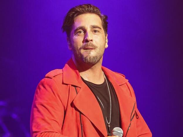 David Bustamante durante su concierto en Gijón de la gira 'Héroes'. Pincha sobre la foto para ver los famosos que han empezado una relación este 2019./gtres.