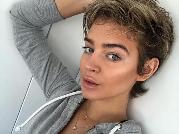 Laura Escanes tiene claro cuál es la prenda más versátil durante el embarazo