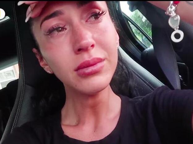 Aurah Ruiz se rompe al enfrentarse de nuevo a su realidad