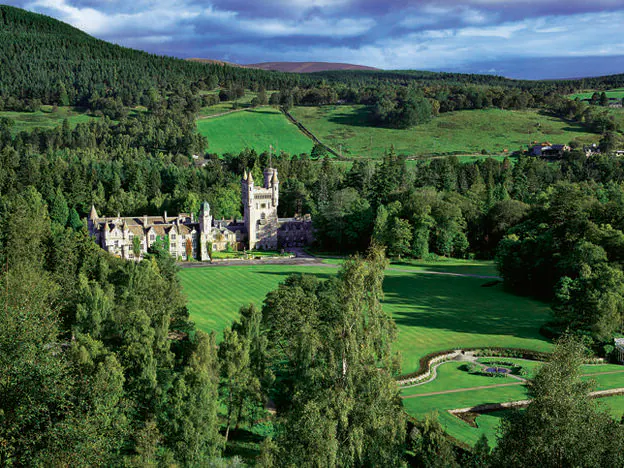 El castillo de Balmoral en Aberdeen-Shire, Escocia.