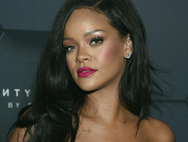 Rihanna revela un nuevo uso de los polvos bronceadores (que no conocías)