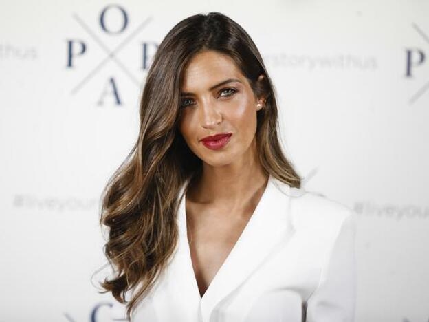 Habíamos olvidado esta marca muy barata hasta que vimos este vestido de Sara Carbonero en Instagram