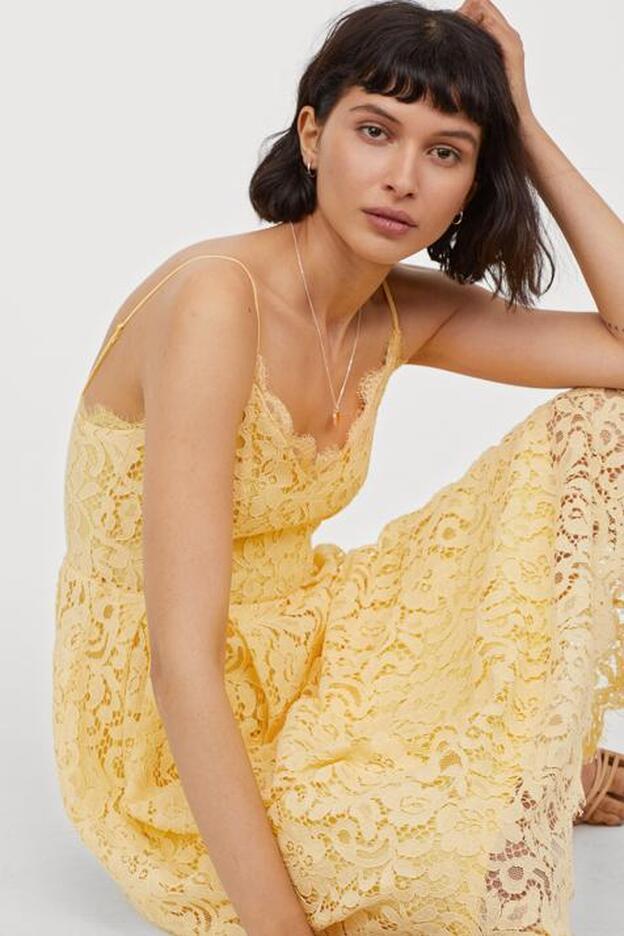 Hemos encontrado el vestido más versátil de la primavera y está en H&M