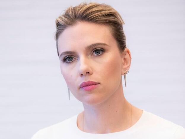 Scarlett Johansson carga duramente contra los 'paparazzi'. Pincha sobre la foto para ver sus mejores peinados./cordon press.