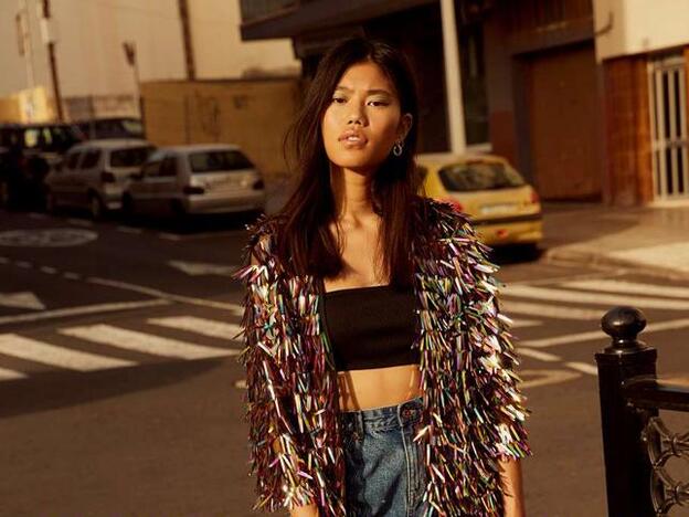 Tus looks festivaleros necesitan esta chaqueta low cost de Primark con la que vas a brillar