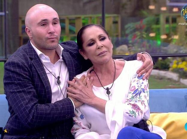 Isabel Pantoja le contó a Kiko Rivera en 'Gh Dúo' que será participante de 'Supervivientes'. Pincha sobre la foto para ver el cambio físico del 'DJ'./telecinco.