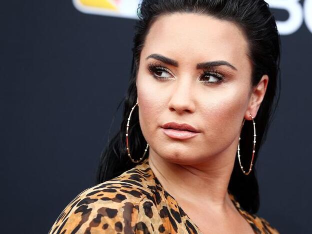 Demi Lovato reaparece con un brutal cambio de look