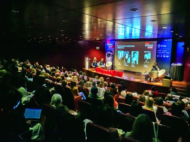 Lleno total en el audiorio del Reina Sofía donde tuvo lugar el encuentro Santander WomenNOW Summit, organizado por Vocento-Taller de Editores./d.r.