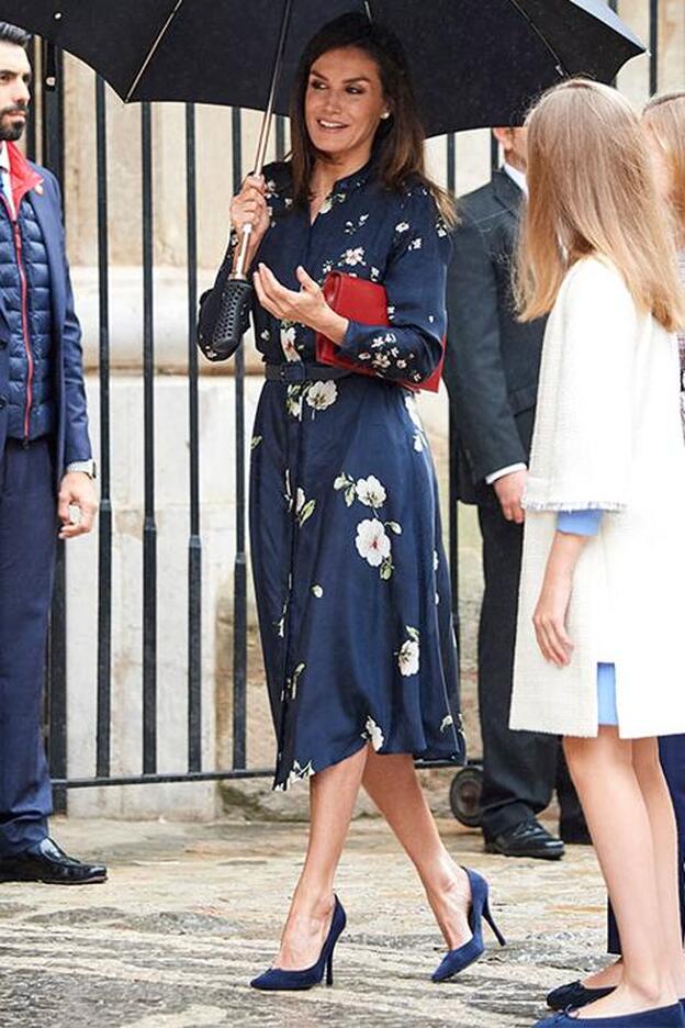 La Reina Letizia elige Massimo Dutti para la Misa de Pascua