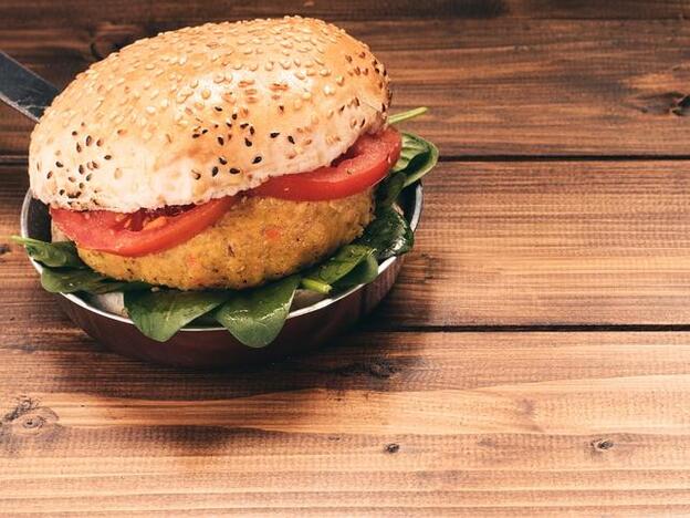 Haz en casa tus propias (y deliciosas) hamburguesas veganas