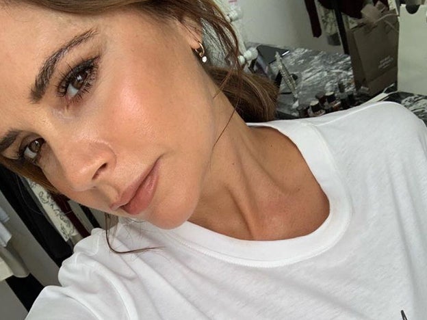 Sabemos lo que lleva Victoria Beckham en su neceser de viaje