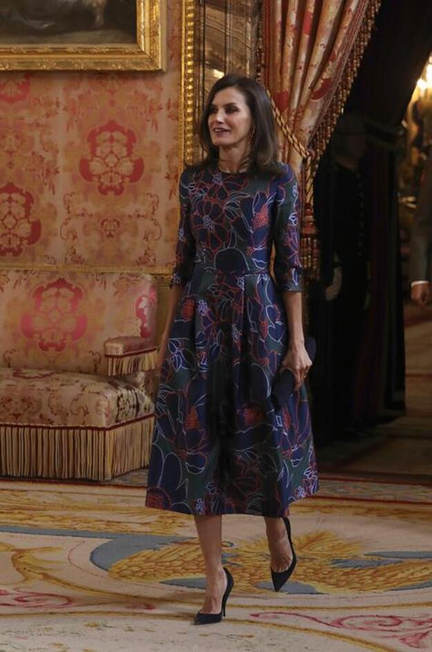 La Reina ha repetido este vestido de Carolina Herrera en apenas un mes.