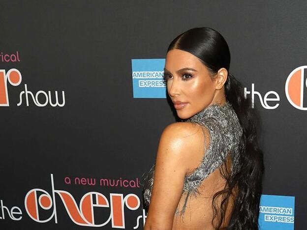 Críticas a Kim Kardashian por su foto junto a un elefante
