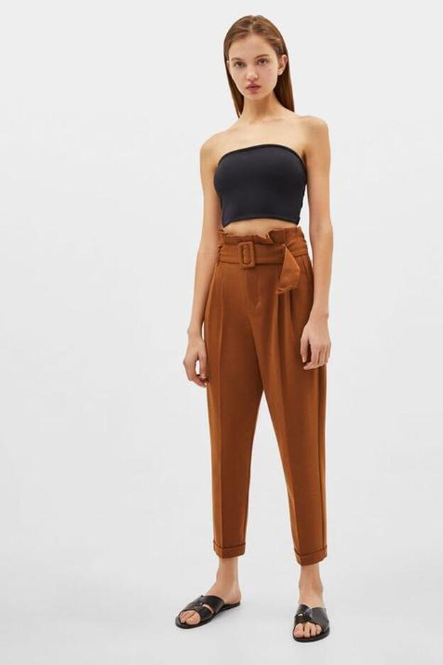 Estos 'paper bag' de Bershka estilizan tu figura por menos de 20 euros