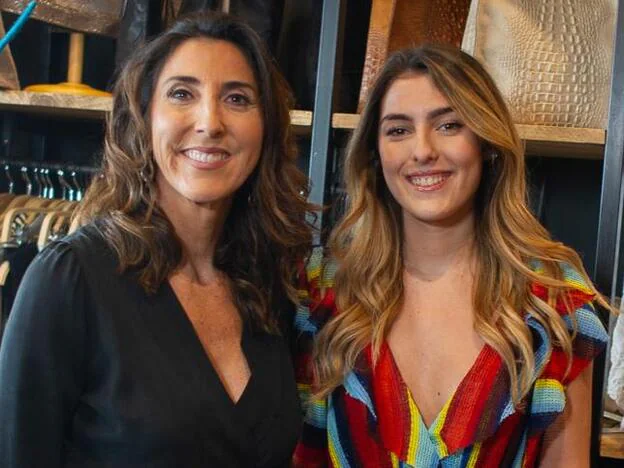 Paz Padilla y su hija, Anna Ferrer, el día de la inauguración de su tienda. Pincha sobre la foto para ver los desnudos de los famosos en Instagram./gtres.