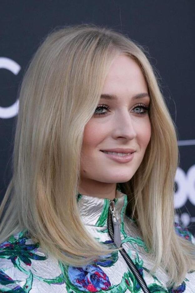 Sophie Turner acusa a sus jefes de Juego de tronos de presionarla para adelgazar