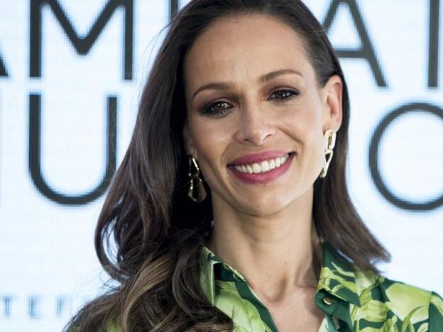 Los tres cosméticos que no faltan en la rutina de limpieza facial de Eva González