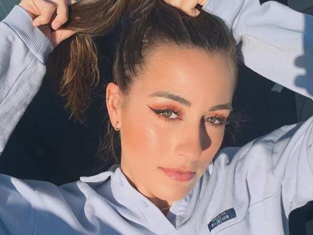 Paula Gonu tiene las ugly sneakers que no nos vamos a querer quitar esta primavera