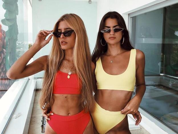 Esta influencer curvy imita una foto de Marta Lozano y Teresa Andrés y se vuelve viral