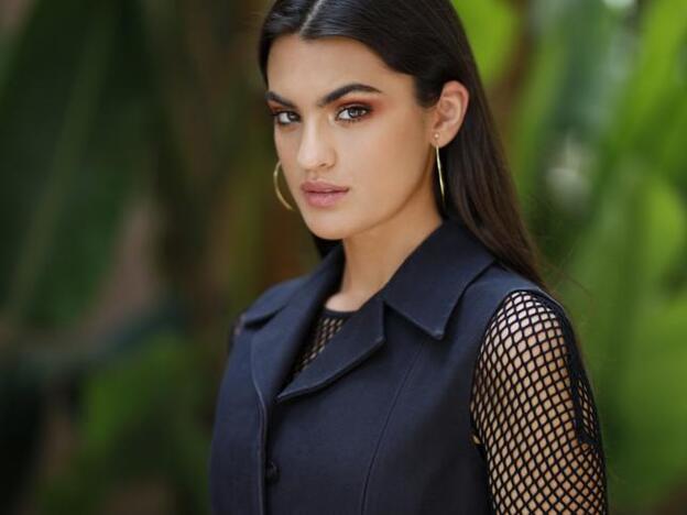 Marta Lozano nos enseña a maquillar los ojos con las sombras rojas favoritas de las influencers