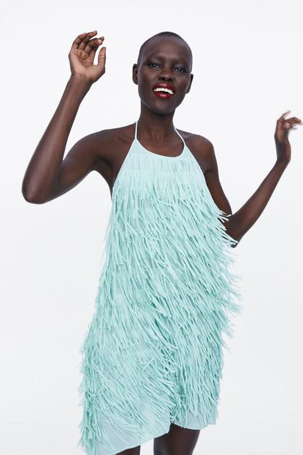 Zara vuelve a vender su famoso vestido de flecos