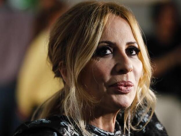 Marta Sánchez suspende un concierto porque le tiran huevos