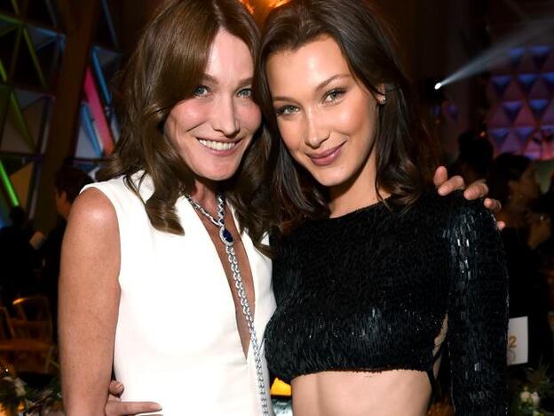 Carla Bruni y Bella Hadid unidas por el flequillo que quita 10 años de encima