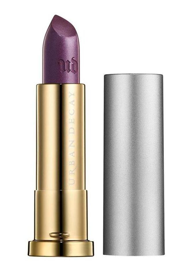 Labial Morado Vintage Capsule Collection, tono plague, 19,50 euros.