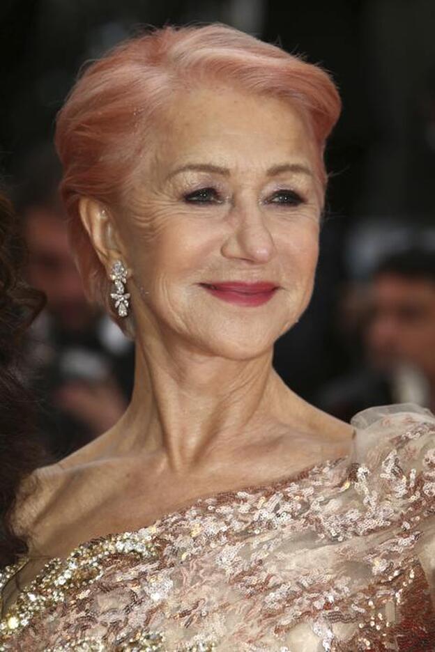 Así se lleva el pelo rosa después de los 50