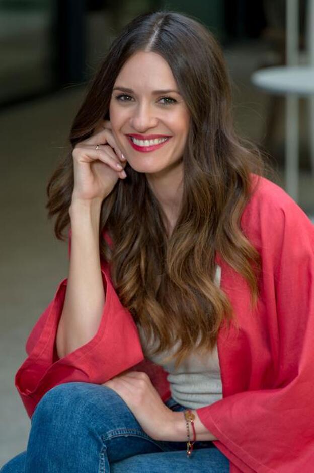 Elena Ballesteros: "Tenía una imagen distorsionada del amor que no me hacía bien"