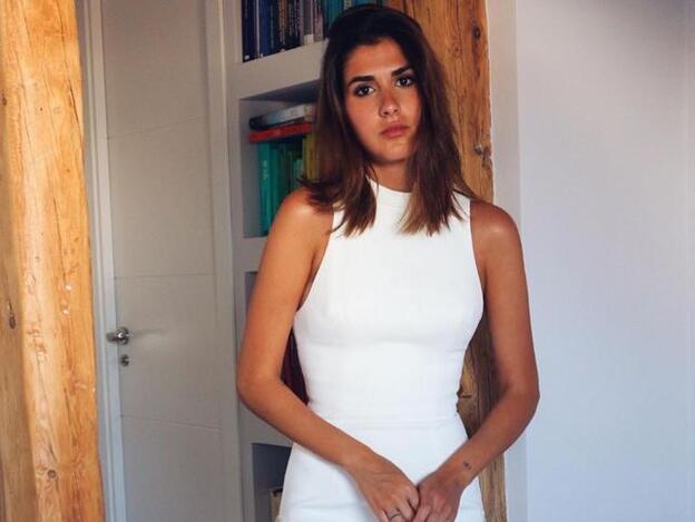 Mery Turiel vuelve a demostrar que la blusa blanca es la que mejor sienta