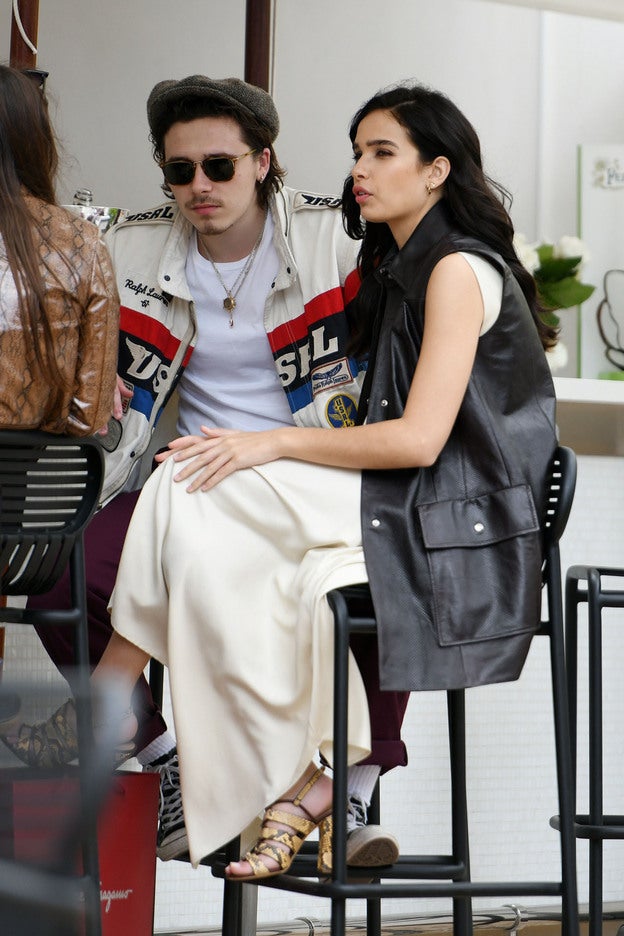 Brooklyn Beckham y su chica, Hana Cross, en Cannes.