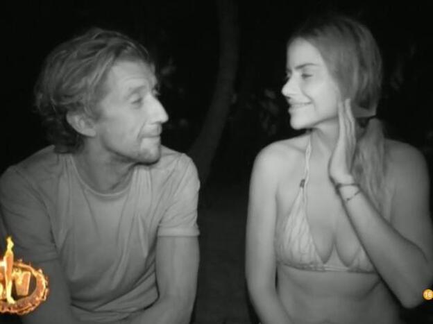 ¿Están haciendo un montaje Mónica Hoyos y Colate?