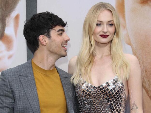 Quédate con quien te mire como Joe Jonas mira a Sophie Turner