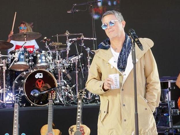 La emotiva felicitación de Alejandro Sanz a Sergio Ramos y Pilar Rubio por su boda