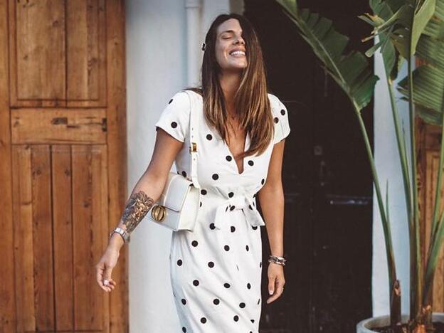 Laura Matamoros tiene el mono de Asos color kiwi más ideal y cómodo para el verano