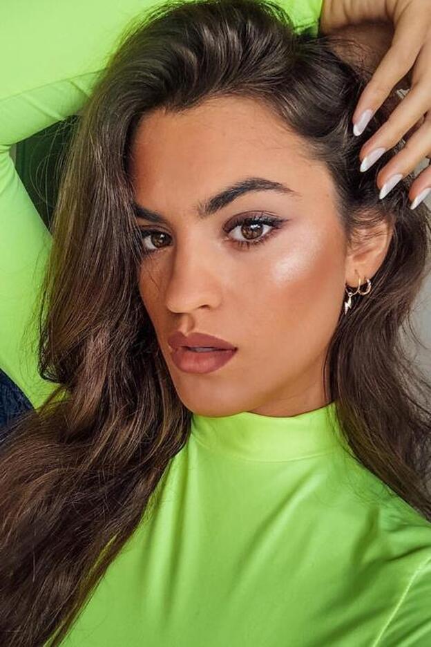 Marta Lozano nos convence con una nueva versión de manicura multicolor