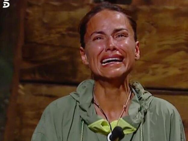 Mónica Hoyos carga contra Isabel Pantoja por traicionarla